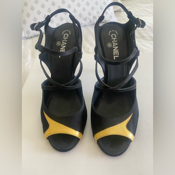 Authentic CHANEL Pearl Heel Strappy Sandals - Black & Yellow - Size 41 - Picture 8 of 16